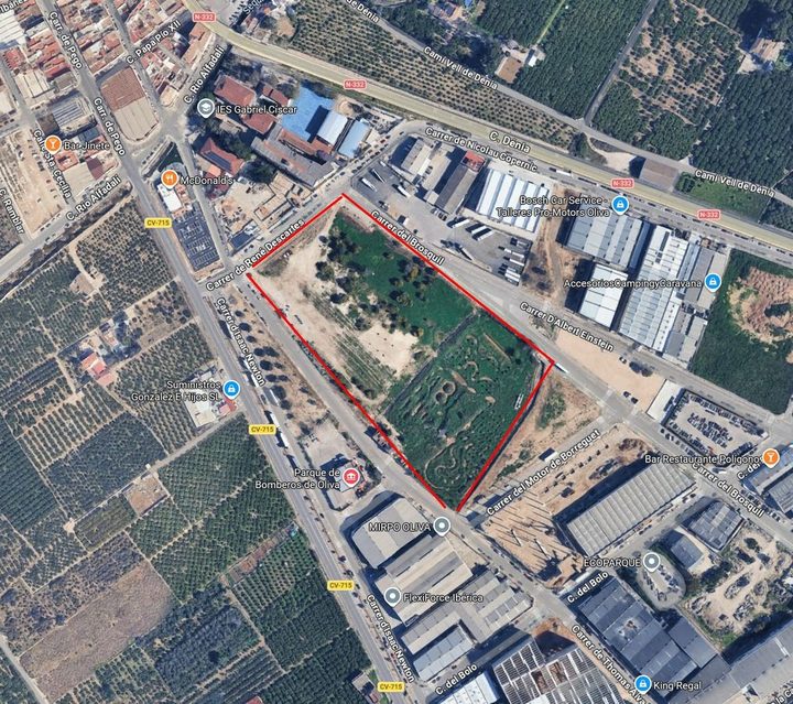 Plano aéreo del solar junto al IES Gabriel Ciscar en el polígono industrial de Oliva, propuesto como ubicación alternativa para el Festival Duna Dorada